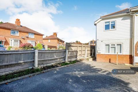 2 bedroom semi-detached house to rent, Livingstone Road, Poole, BH12