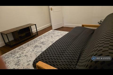 2 bedroom flat to rent, Holloway Road, London, N19