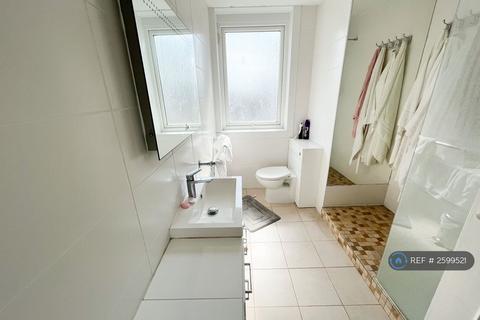 1 bedroom flat to rent, Kings Road, Brighton, BN1
