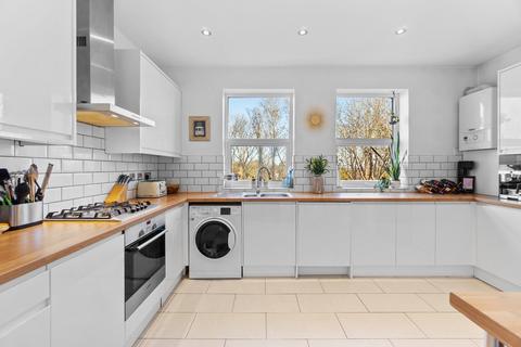 3 bedroom apartment for sale, Sylvan Road, London, SE19