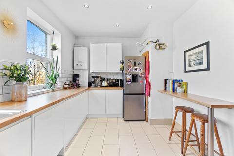 3 bedroom apartment for sale, Sylvan Road, London, SE19