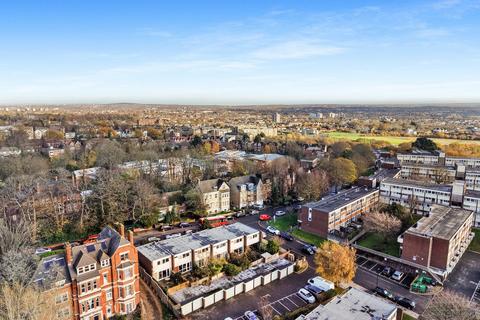 3 bedroom apartment for sale, Sylvan Road, London, SE19