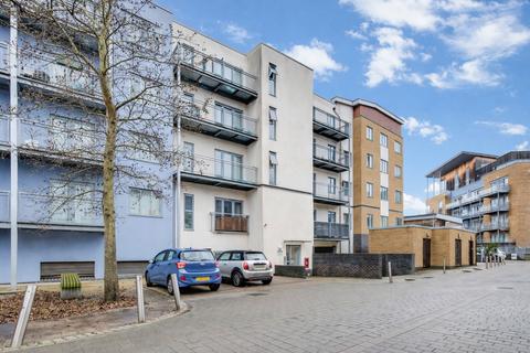 3 bedroom apartment for sale - Quayside Drive, Colchester, CO2