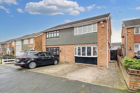 Oates Road, Collier Row, RM5