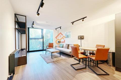 2 bedroom flat to rent, Newham's Yard, 153 Tower Bridge Road, London SE1