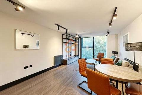 2 bedroom flat to rent, Newham's Yard, 153 Tower Bridge Road, London SE1