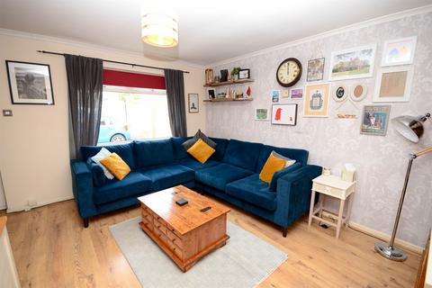 2 bedroom end of terrace house to rent, Whitegate Close, Dunston