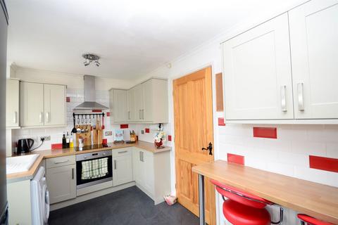 2 bedroom end of terrace house to rent, Whitegate Close, Dunston