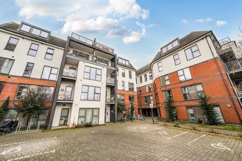 2 bedroom apartment for sale, Mill Green Road, Mitcham CR4
