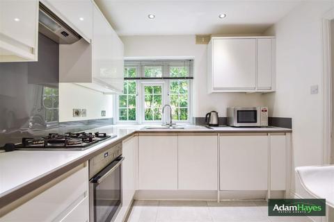 2 bedroom apartment to rent, Etchingham Park Road, Finchley Central N3