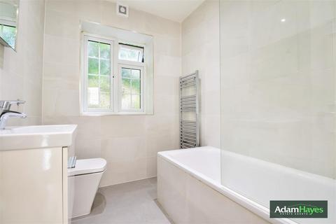 2 bedroom apartment to rent, Etchingham Park Road, Finchley Central N3