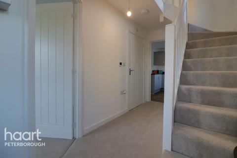 3 bedroom detached house to rent, Wetland Way, Peterborough