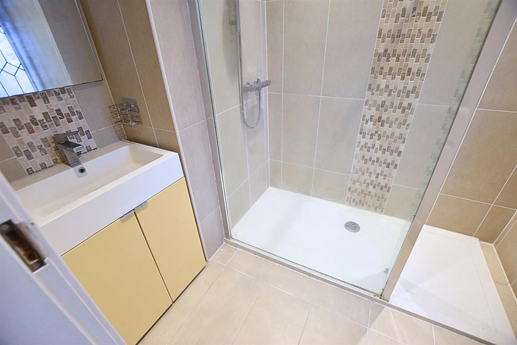 Ensuite shower room