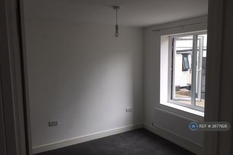 1 bedroom flat to rent, High Street, St. Neots, PE19