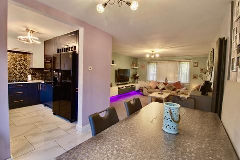 3 bedroom terraced house for sale, Trindehay, Basildon SS15