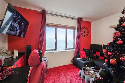 1 bedroom flat for sale, Wicket Road, Perivale, Greenford, London, UB6 8YJ