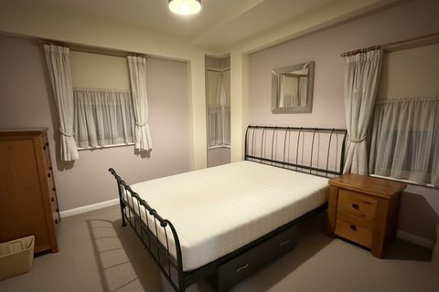 3 bedroom flat to rent, Saltwell Street, London E14