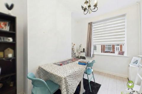 2 bedroom terraced house to rent, Keeling Street, Newcastle-under-Lyme ST5