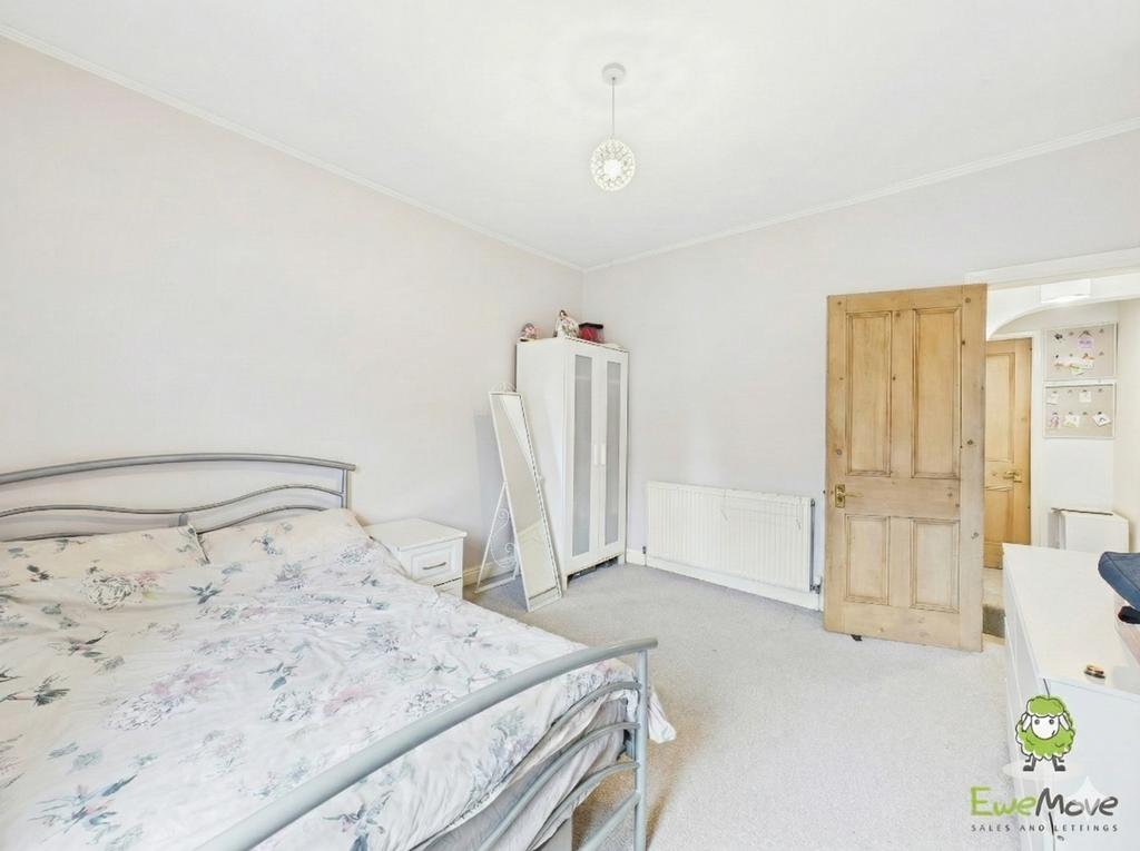 Main bedroom - Ewemove Whitchurch  Nantwich Charlo