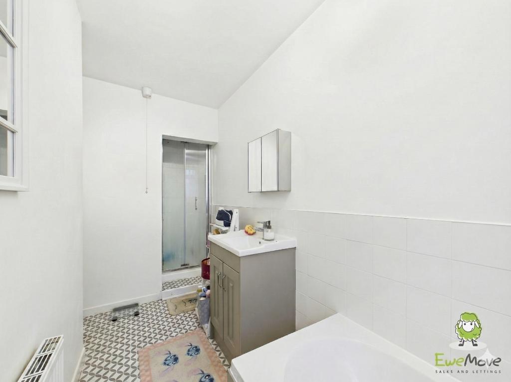 Bathroom - Ewemove Whitchurch  Nantwich Charlotte