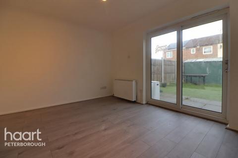 2 bedroom terraced house to rent, Harrys Way, Wisbech