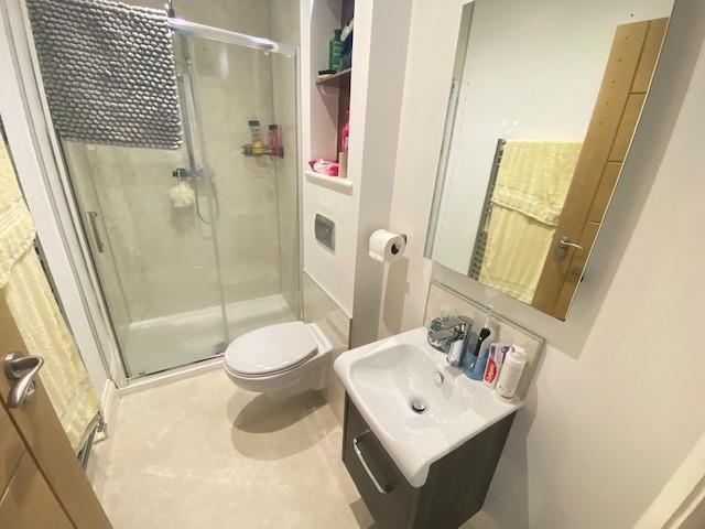 Shower room.jpg