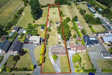 4 bedroom detached bungalow for sale, Green Lane, Scawthorpe, Doncaster