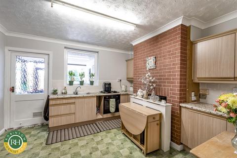 4 bedroom detached bungalow for sale, Green Lane, Scawthorpe, Doncaster