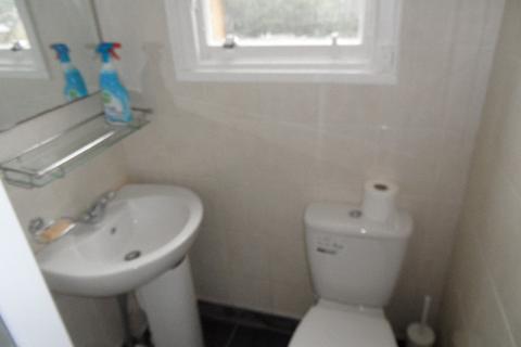 3 bedroom flat to rent, Dalkeith Road, Newington, Edinburgh, EH16