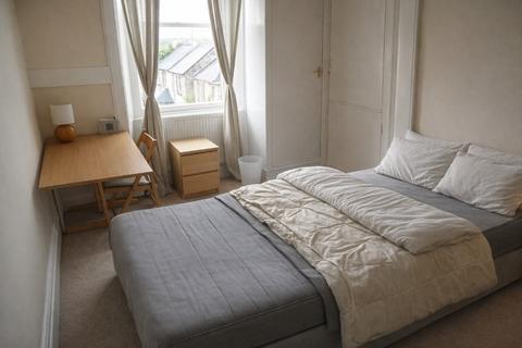 3 bedroom flat to rent, Dalkeith Road, Newington, Edinburgh, EH16