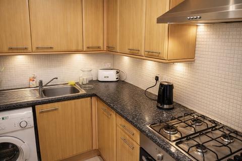 3 bedroom flat to rent, Dalkeith Road, Newington, Edinburgh, EH16