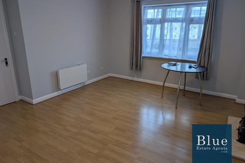 2 bedroom flat to rent, London Road, Ashford, TW15