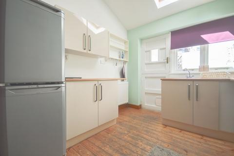 2 bedroom terraced house to rent, Albion Road, Pontypool, NP4