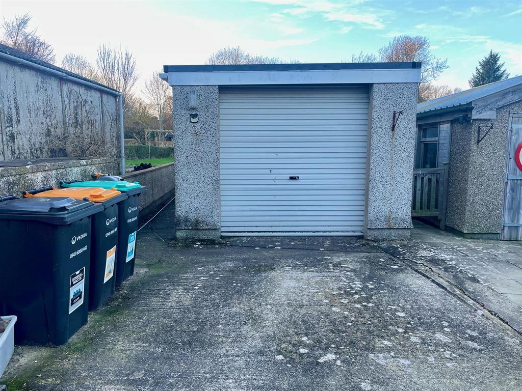 Detached Garage/Workshop