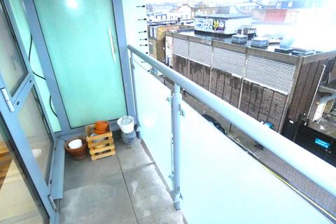 2 bedroom flat to rent, Cardigan Road, London E3
