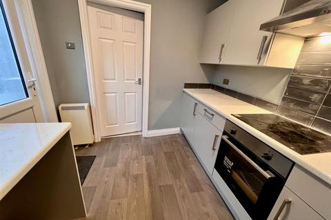 1 bedroom apartment to rent, Garnet Terrace, Leeman Road
