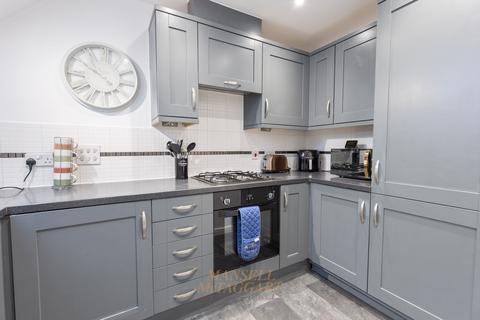 2 bedroom flat for sale, Copthorne Common Road, Crawley RH10
