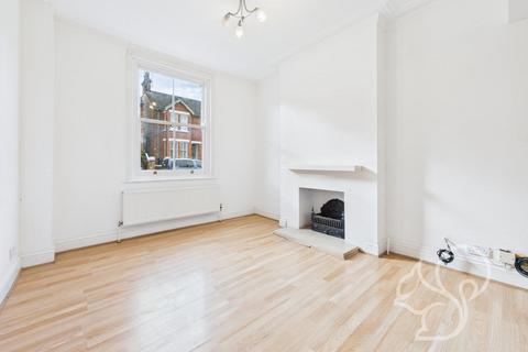 3 bedroom semi-detached house to rent, Scarletts Road, Colchester