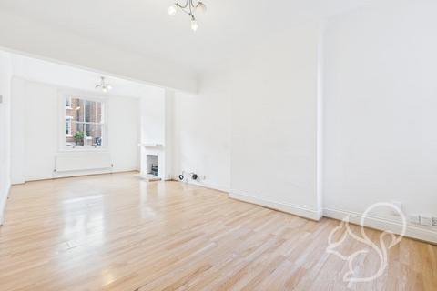 3 bedroom semi-detached house to rent, Scarletts Road, Colchester