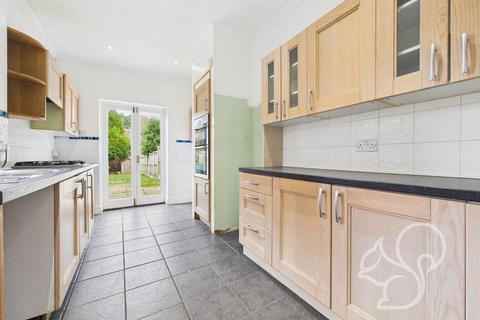 3 bedroom semi-detached house to rent, Scarletts Road, Colchester