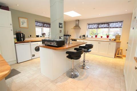 3 bedroom semi-detached house for sale, Foresters Drive, Wallington SM6