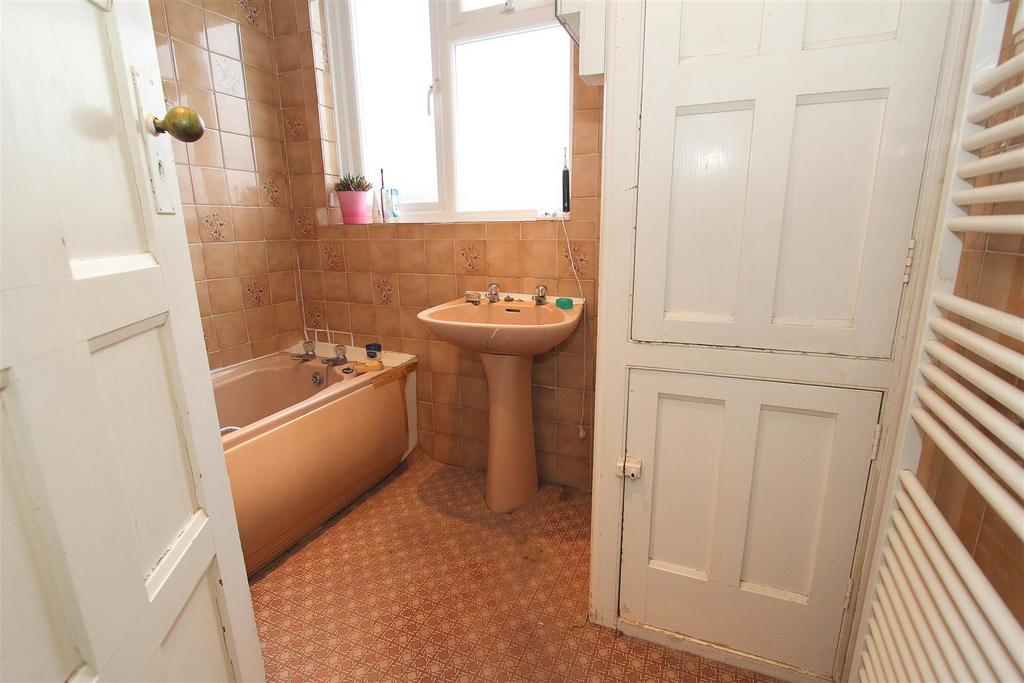 Bath b.JPG