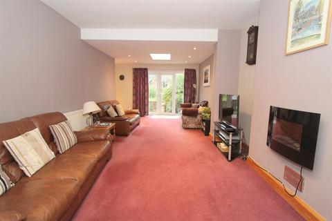 3 bedroom semi-detached house for sale, Foresters Drive, Wallington SM6