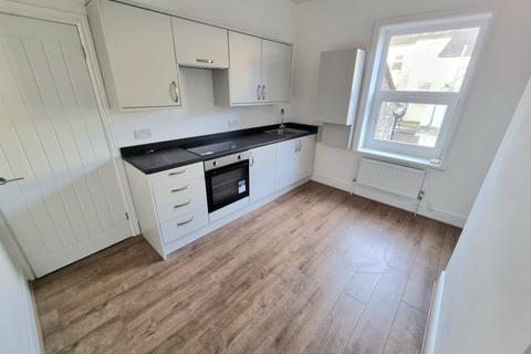 1 bedroom flat to rent, High Street, Barry, CF62
