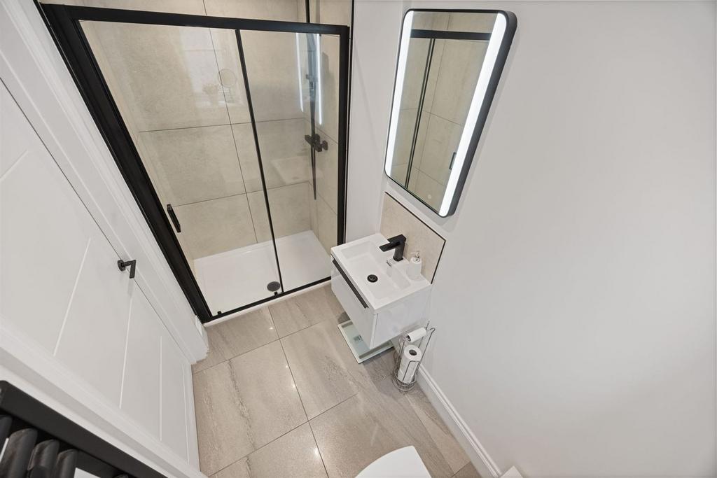 En-suite Bedroom 2