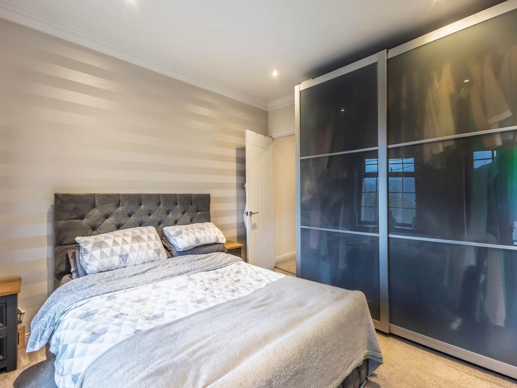 Bed 1