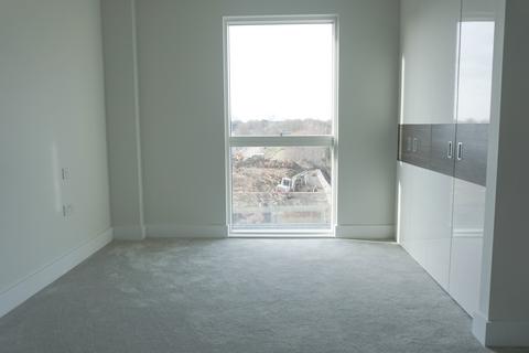 2 bedroom flat to rent, Kidbrooke Park Road, London SE3