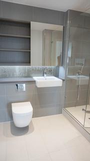 2 bedroom flat to rent, Kidbrooke Park Road, London SE3
