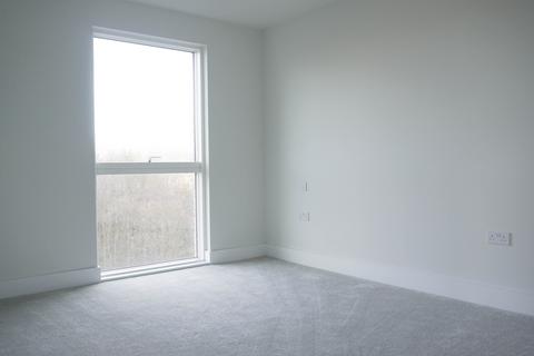 2 bedroom flat to rent, Kidbrooke Park Road, London SE3