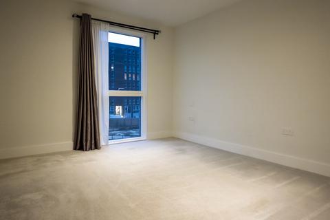 2 bedroom flat to rent, Kidbrooke Park Road, London SE3